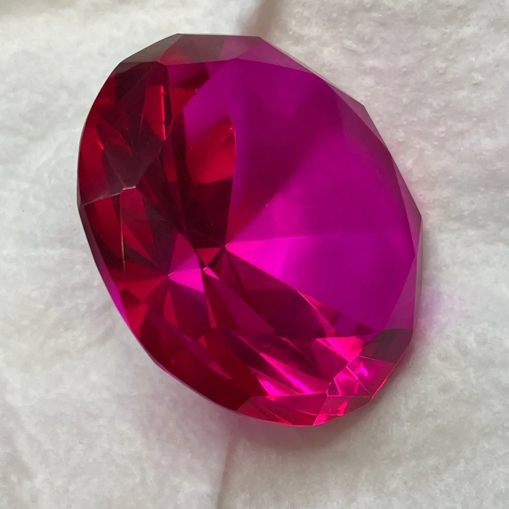 Large fuchsia hot pink diamond shaped crystal paperweight - Picture 2 of 5